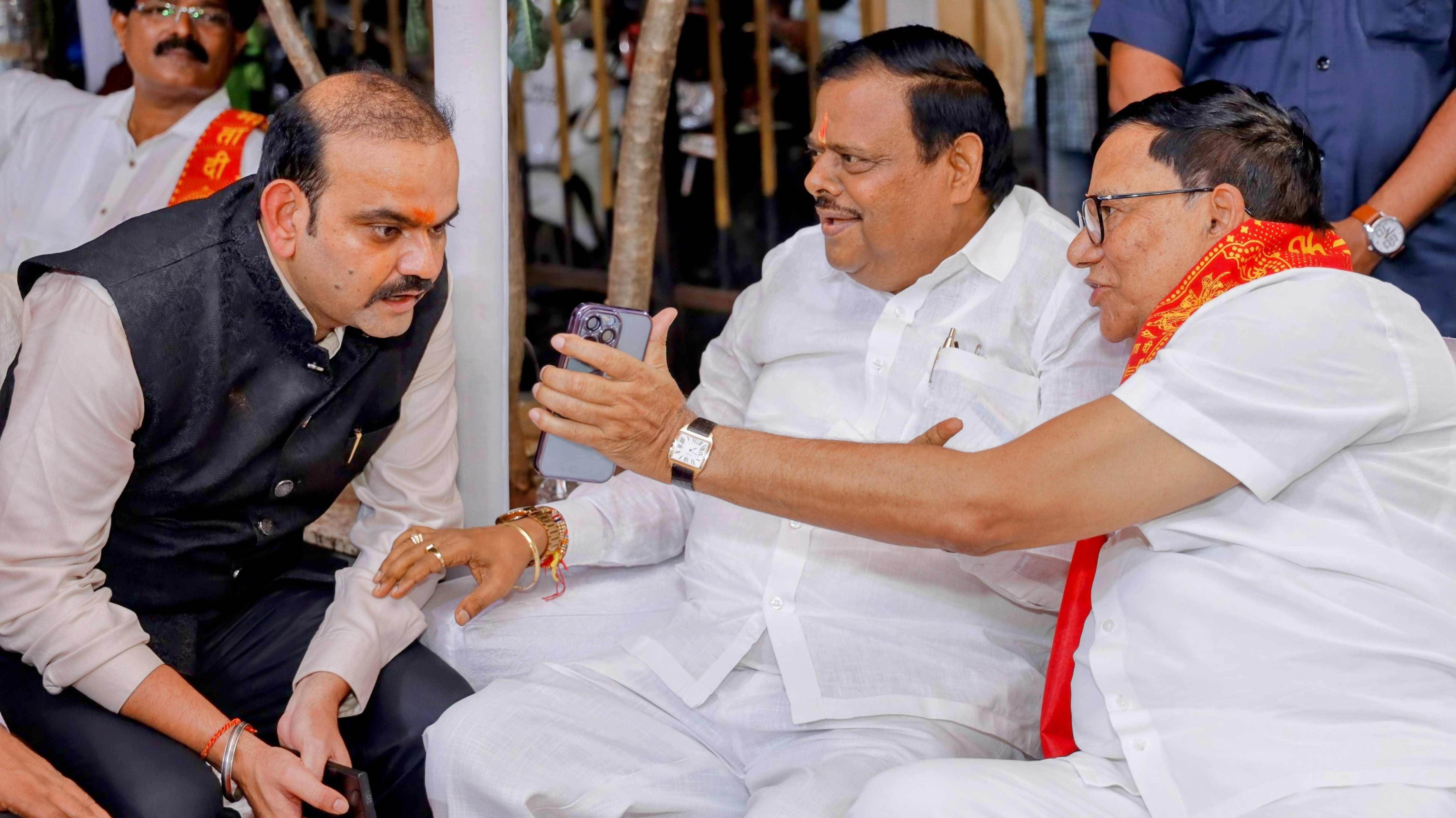 Harish Pandey Businessman Harish Pandey Finance Chairman JMD GROUP Mumbai Leader JMD Group Of Companies Founder Harissh Pandey Harishnath Pandey